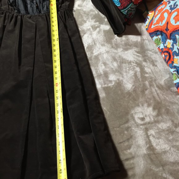 Vintage black velvet dress perfect for holidays - Picture 4 of 8